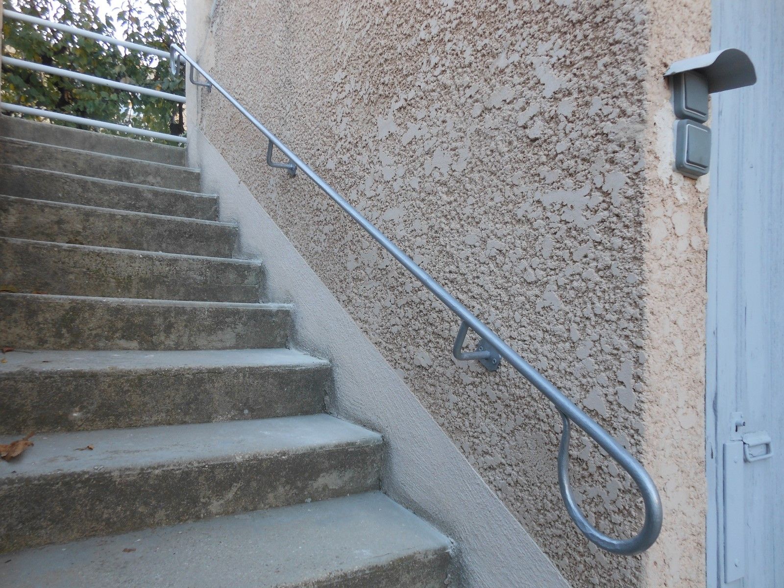 Main courante sur mesure pour escalier extérieur à Salon de Provence