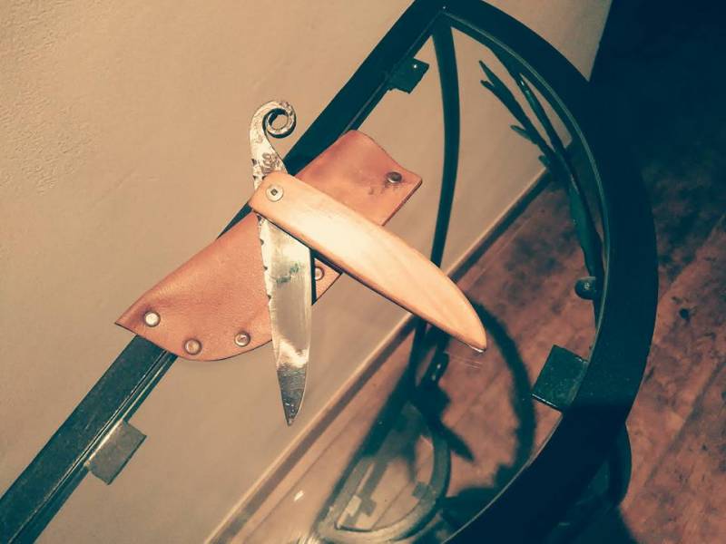 Couteau pliant avec manche en olivier