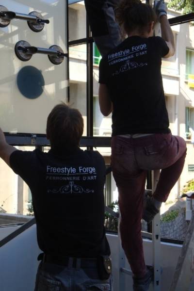 Pose des verres d'une véranda sur mesure à Marseille