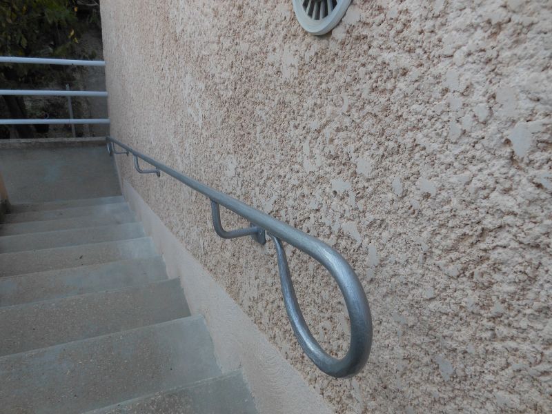 Main courante en fer forgé à Salon de Provence (13)