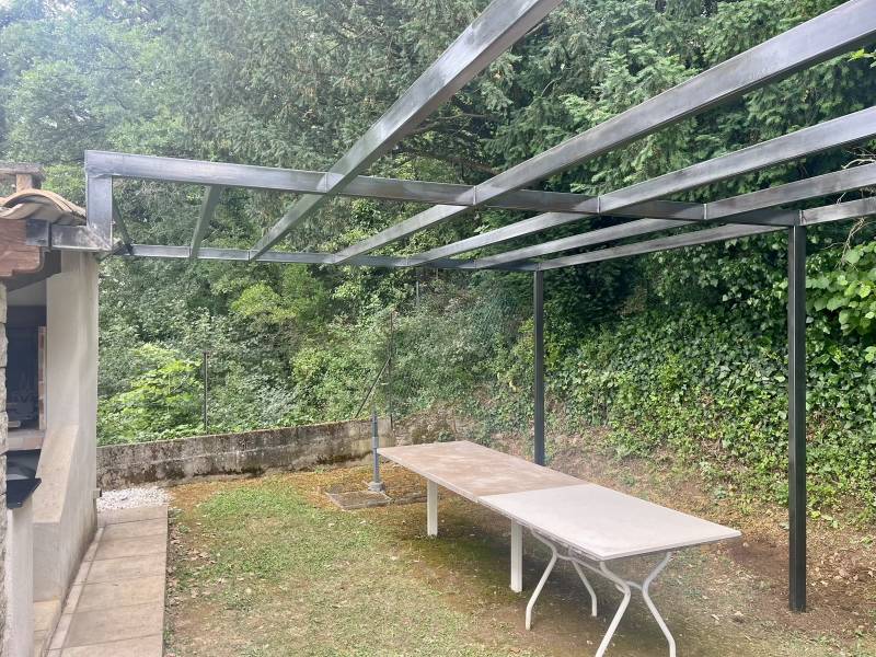 Pergola en acier sur mesure à Bandol 