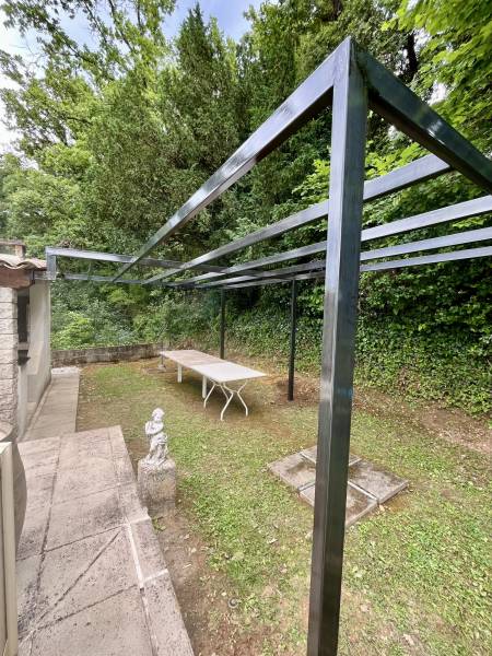 Pergola en acier sur mesure à Bandol 