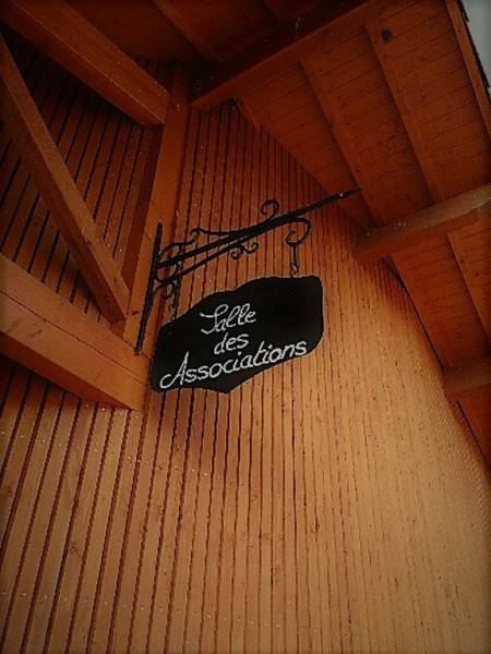 Enseigne en fer forgé