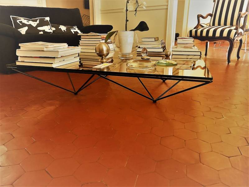 Table basse avec plateau en verre