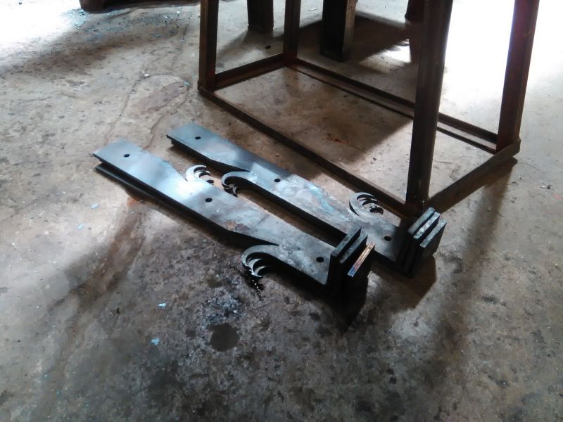 Pentures de volets en fer forgé