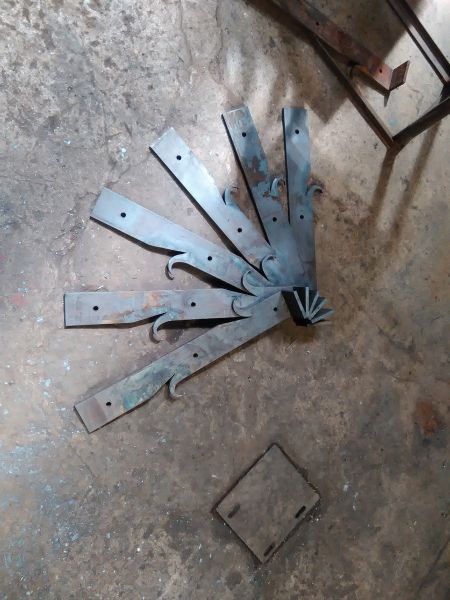 Pentures de volets en fer forgé