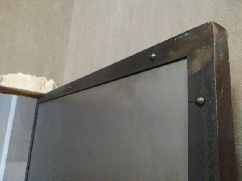 Porte en acier à Marseille