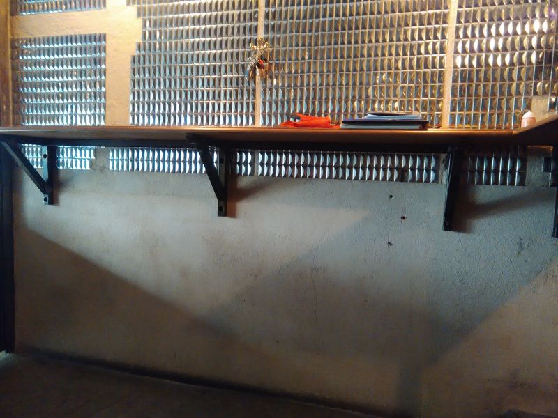 Support mural pour tablette en chêne