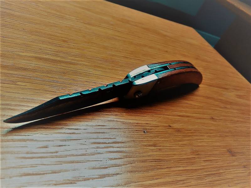 Couteau pliant avec blocage de lame, manche en acajou, mitre en Inox