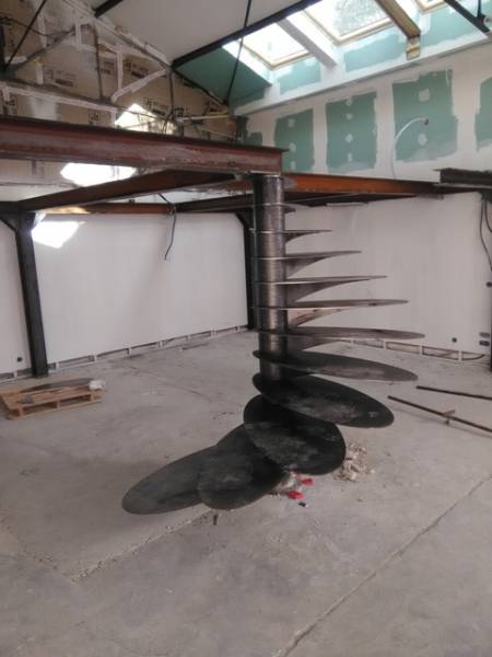 Escalier designé en fer forgé