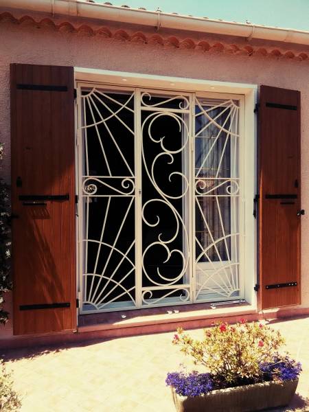 Grilles de défense en fer forgé à Aix en provence