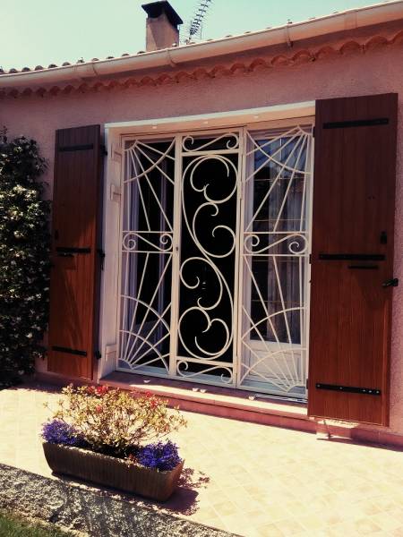 Grilles de défense en fer forgé à Aix en Provence