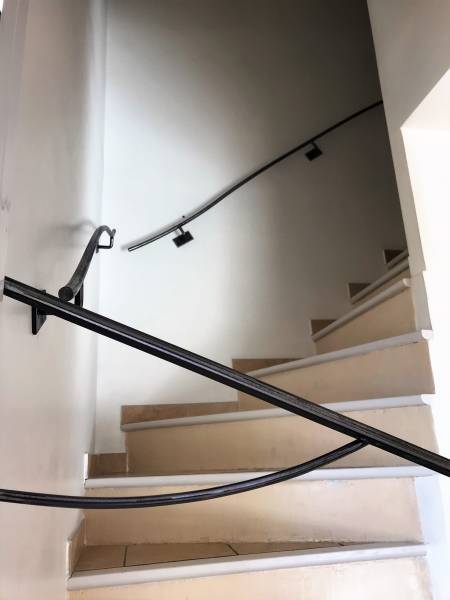 Rampe d'escalier en fer forgé à Marseille