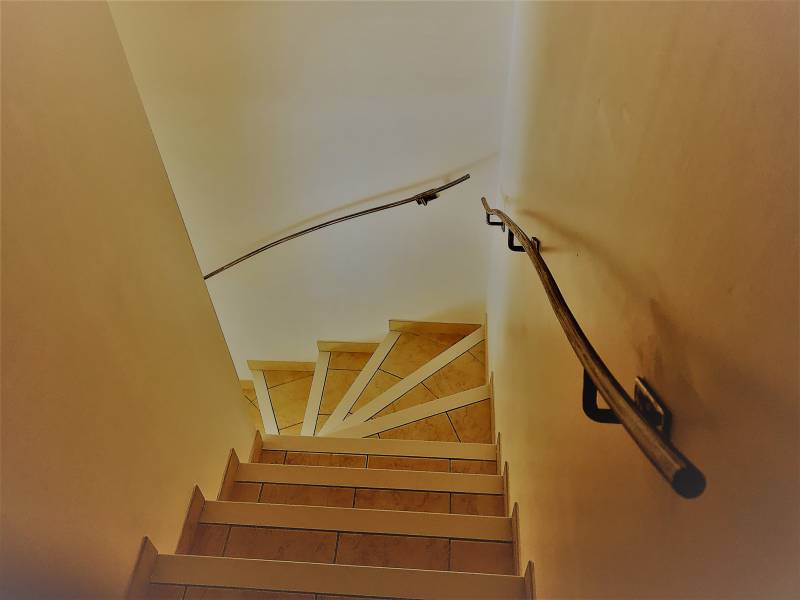 Rampe d'escalier en fer forgé à Marseille