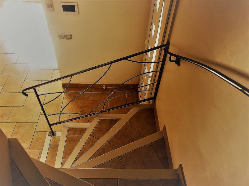Rampe d'escalier en fer forgé à Marseille