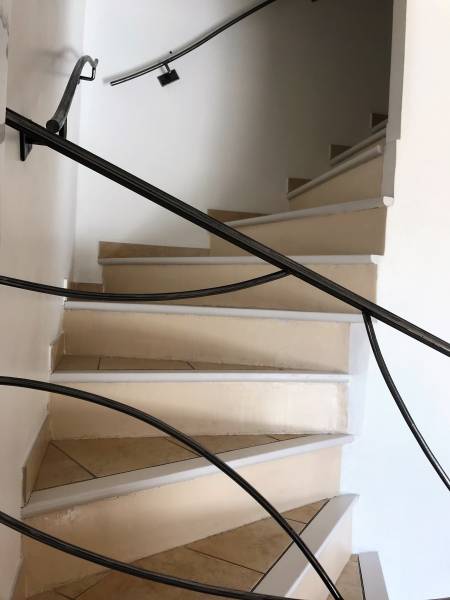 Rampe d'escalier en fer forgé à Marseille