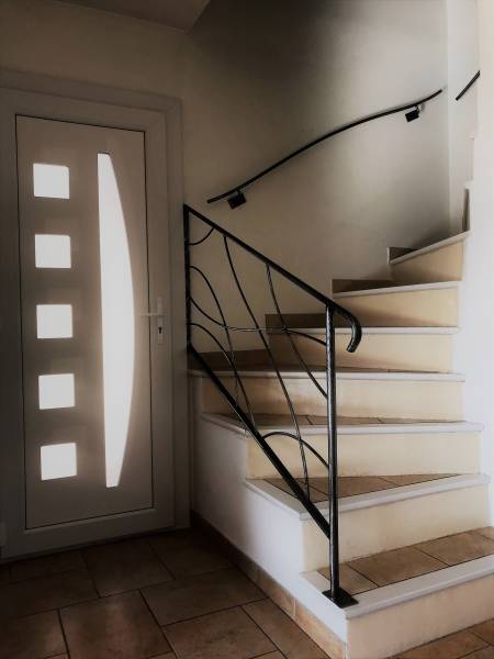 Rampe d'escalier en fer forgé à Marseille
