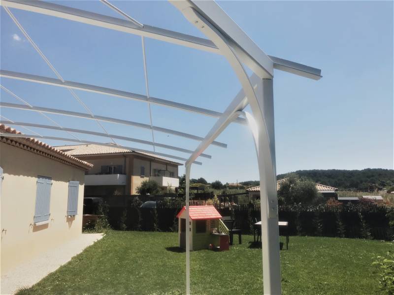 Pergola en fer forgé sur mesure à Aix en Provence