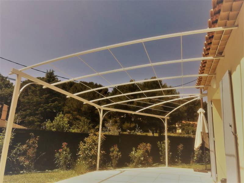 Pergola en fer forgé sur mesure à Aix en Provence