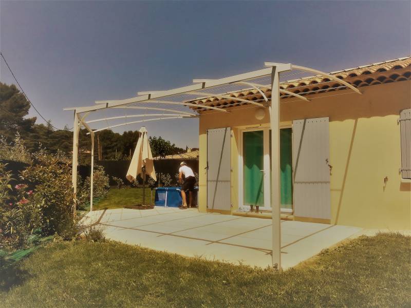 Pergola en fe forgé sur mesure à Aix en Provence