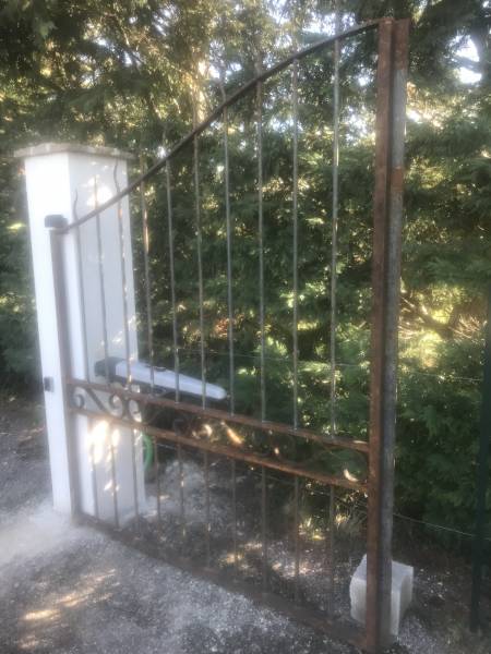 Fabrication d'un portail en fer forgé sur mesure à Aix en Provence