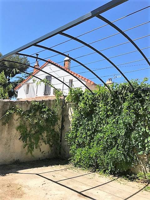 Pergola en acier sur mesure à Marseille 13012