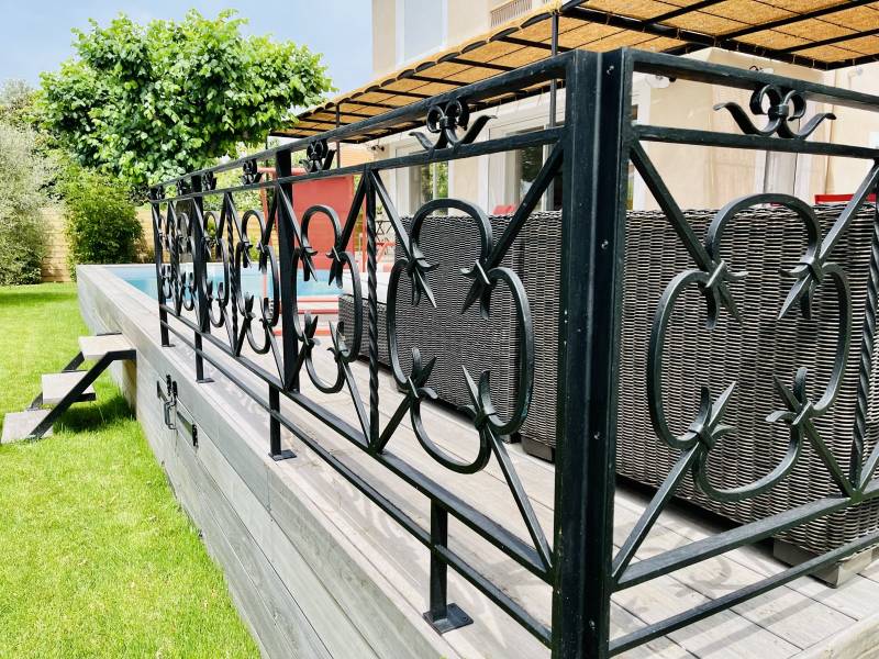 Fabrication d’un garde-corps en fer forgé sur-mesure à Marseille