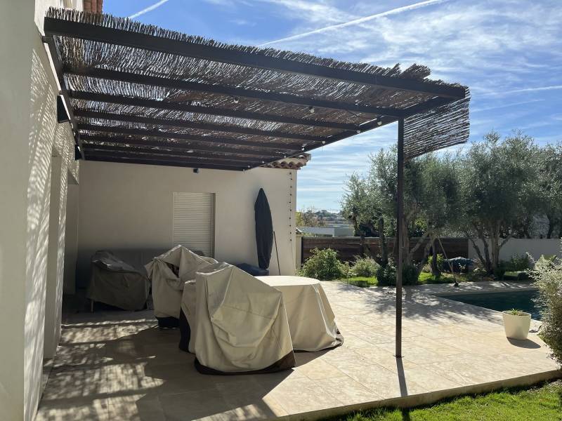 Pergola sur mesure à Simiane-Collongue