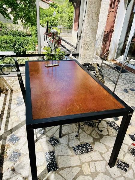 Table en acier sur mesure à Marseille 