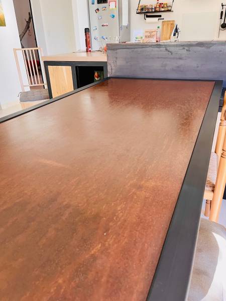 Table en acier sur mesure à Marseille 