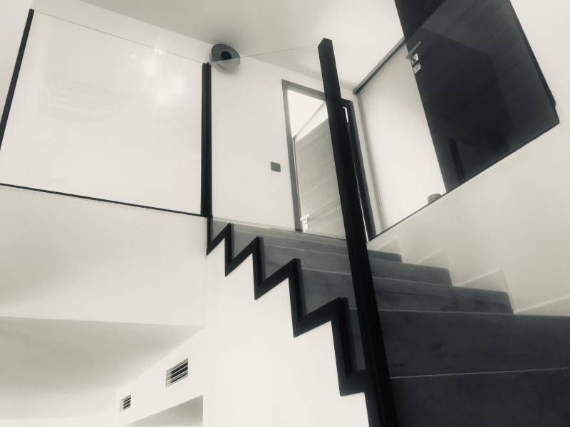 Création d'un garde-corps vitré sur-mesure à Allauch