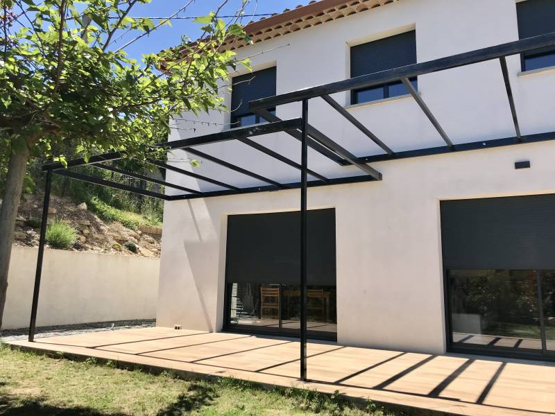 Pergola miderne en acier sur mesure à Fuveau