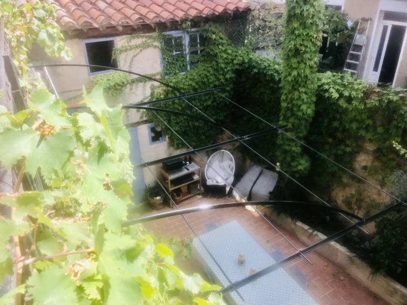 Création d'une pergola en fer forgé sur mesure à Marseille