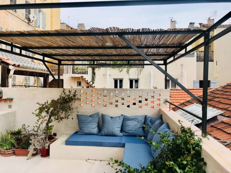 Pergola sur mesure en acier à Marseille centre
